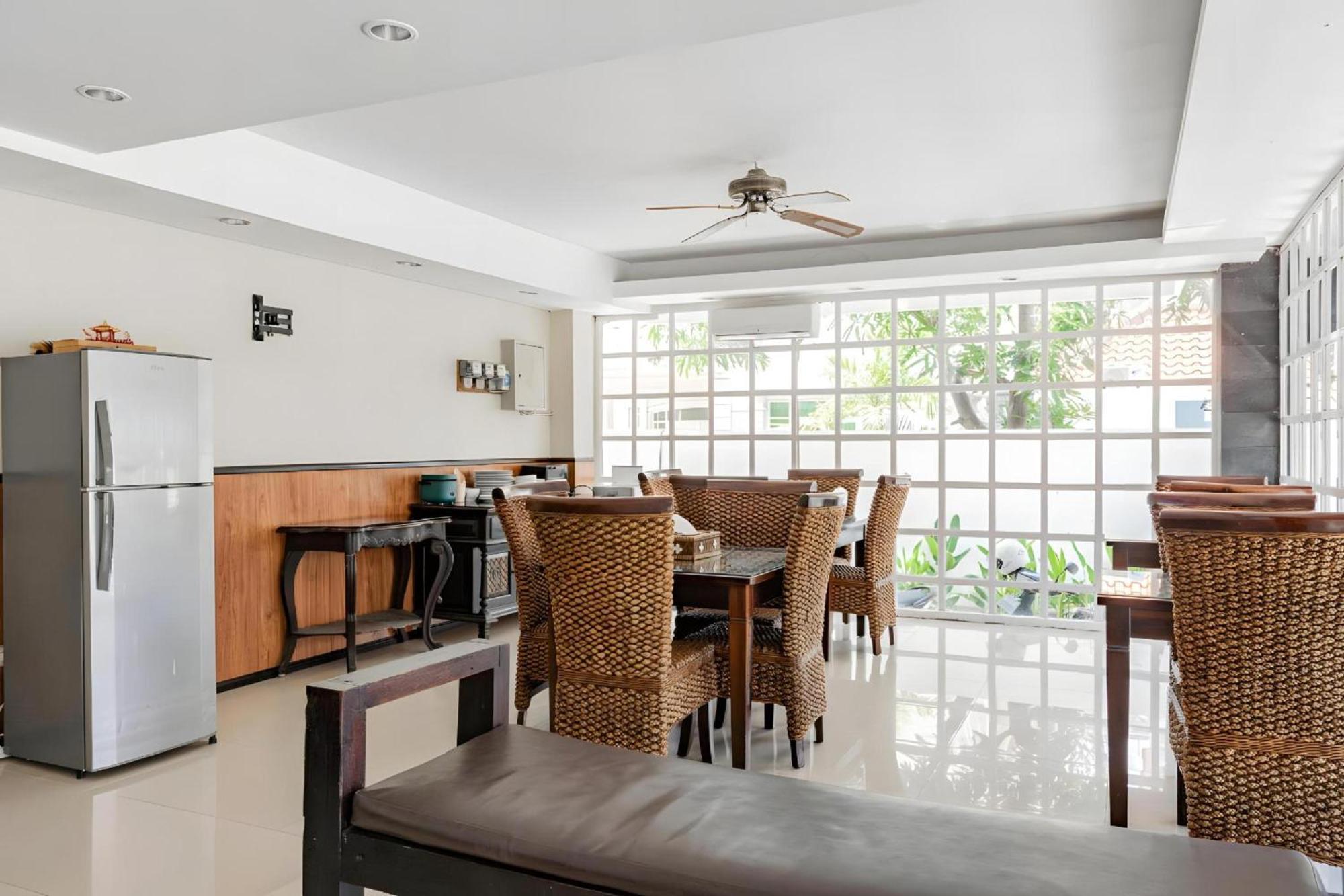 Отель Collection O Kuta Near Airport Ngurah Rai Экстерьер фото